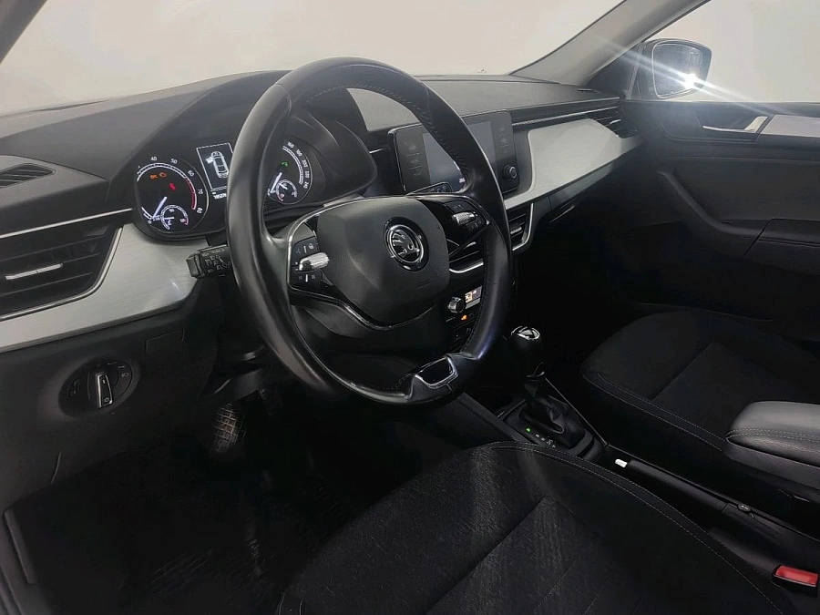 Skoda Rapid, 2021г., передний привод, робот