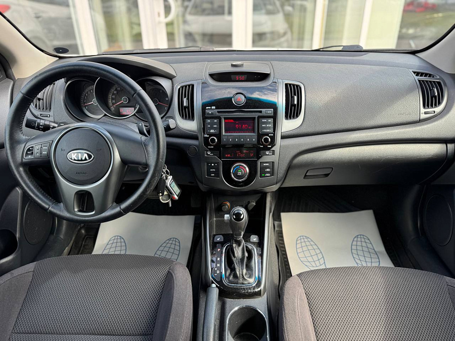 Kia Cerato, 2011г., передний привод, автомат