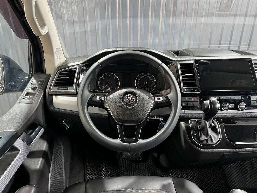 Volkswagen Multivan, 2017г., передний привод, робот