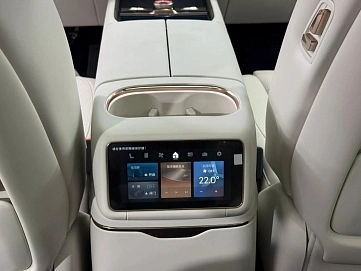 LYNK_&_CO , 2025г., полный привод, автомат