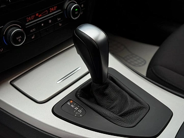 BMW 3 серии, 2011г, задний привод, автомат