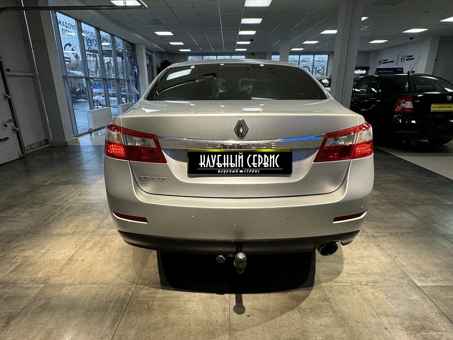 Renault Latitude, 2010г., передний привод, вариатор