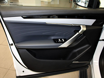 Geely Atlas, 2024г, передний привод, автомат