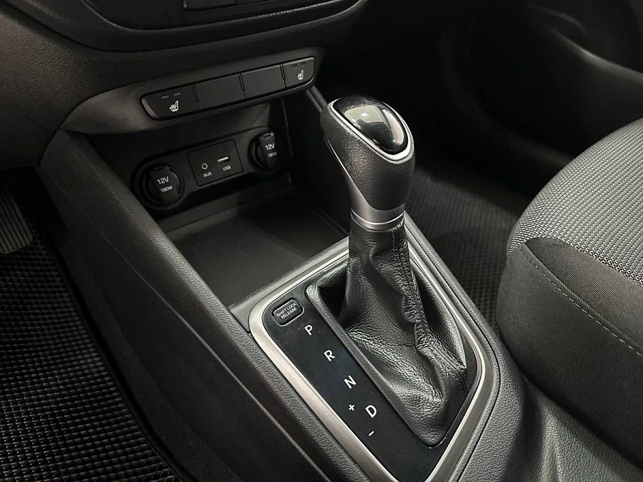 Hyundai Solaris, 2018г., передний привод, автомат