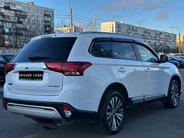 Mitsubishi Outlander, 2019г, полный привод, вариатор