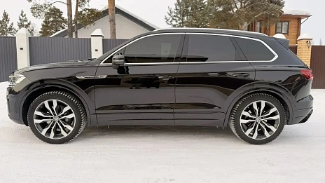Volkswagen Touareg, 2018г, полный привод, автомат