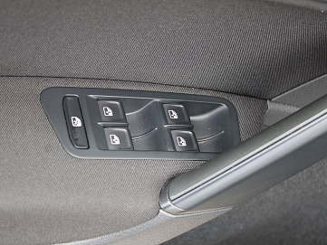 Volkswagen Golf, 2019г, передний привод, механика