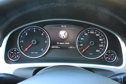 Volkswagen Touareg, 2016г, полный привод, автомат