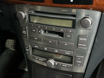 Toyota Avensis, 2004г, передний привод, автомат