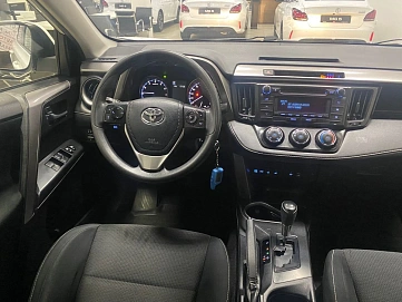 Toyota RAV4, 2016г, передний привод, вариатор