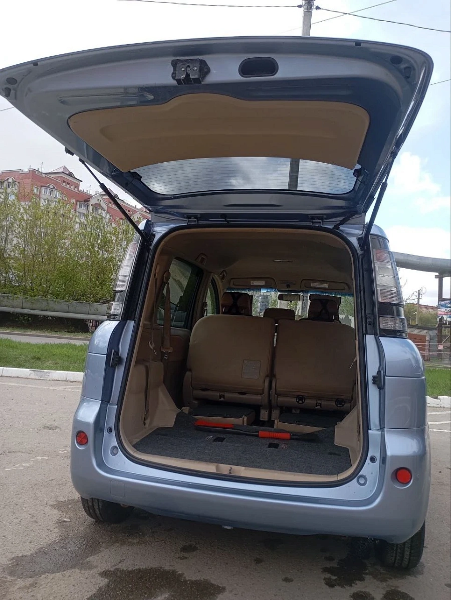 Toyota Sienta, 2013г., передний привод, вариатор