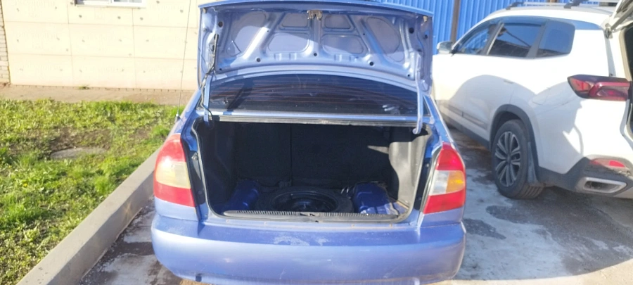 Hyundai Accent, 2004г., передний привод, механика