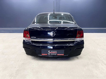 Opel Astra, 2011г, передний привод, механика