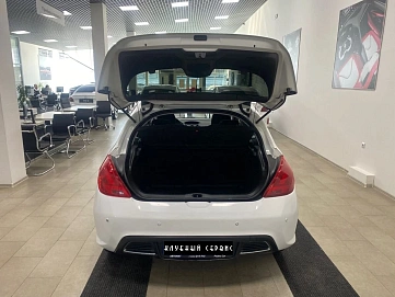 Peugeot 308, 2010г, передний привод, механика