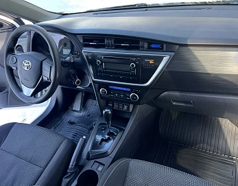 Toyota Auris, 2013г, передний привод, вариатор