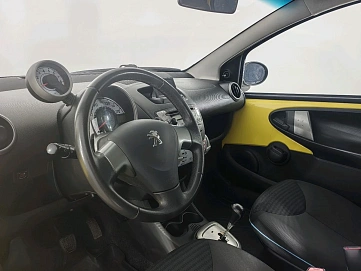 Peugeot 107, 2012г, передний привод, робот