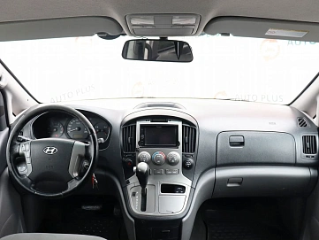 Hyundai , 2011г., задний привод, автомат