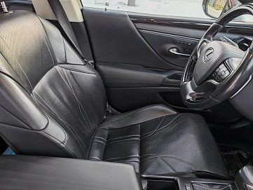 Lexus ES, 2019г, передний привод, автомат