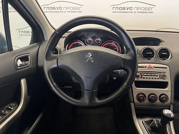 Peugeot 308, 2012г, передний привод, механика