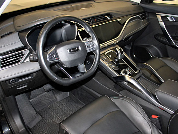 Geely Atlas Pro, 2022г, передний привод, автомат
