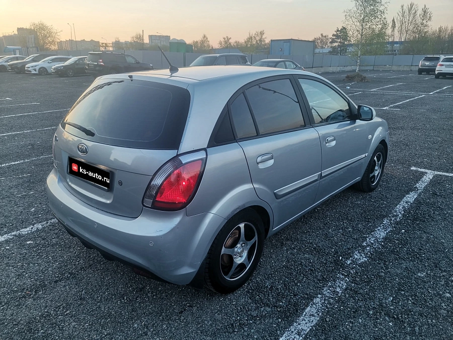 Kia Rio, 2010г., передний привод, автомат
