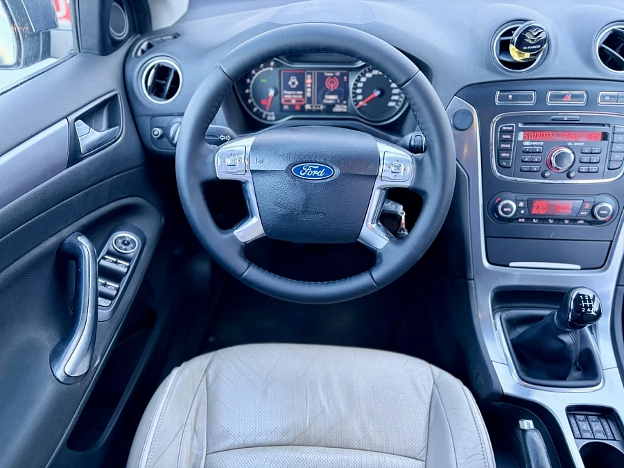 Ford Mondeo, 2011г., передний привод, механика