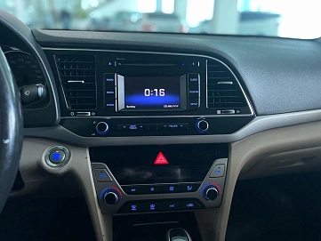 Hyundai Elantra, 2018г, передний привод, автомат
