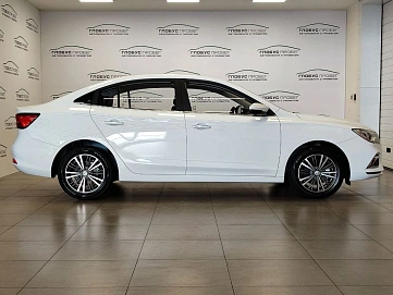 MG 5, 2023г, передний привод, автомат
