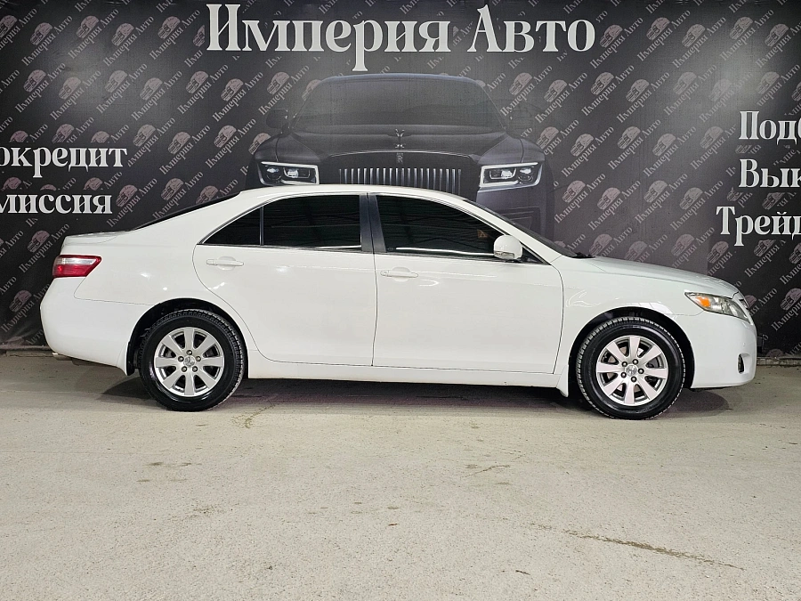 Toyota Camry, 2010г., передний привод, автомат