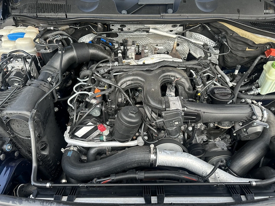 Volkswagen Touareg, 2011г., полный привод, автомат