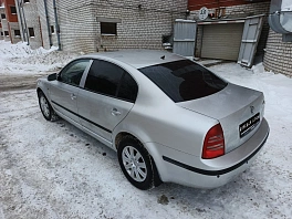 Skoda Superb, 2003г, передний привод, автомат