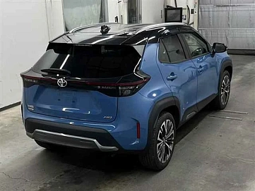 Toyota Yaris Cross, 2022г, полный привод, вариатор