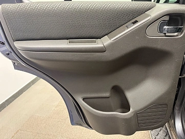 Nissan Pathfinder, 2011г., полный привод, механика