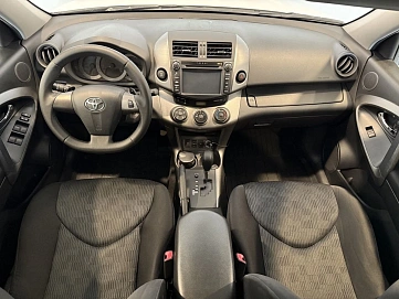 Toyota RAV4, 2012г, передний привод, автомат