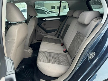 Volkswagen Golf, 2010г, передний привод, робот