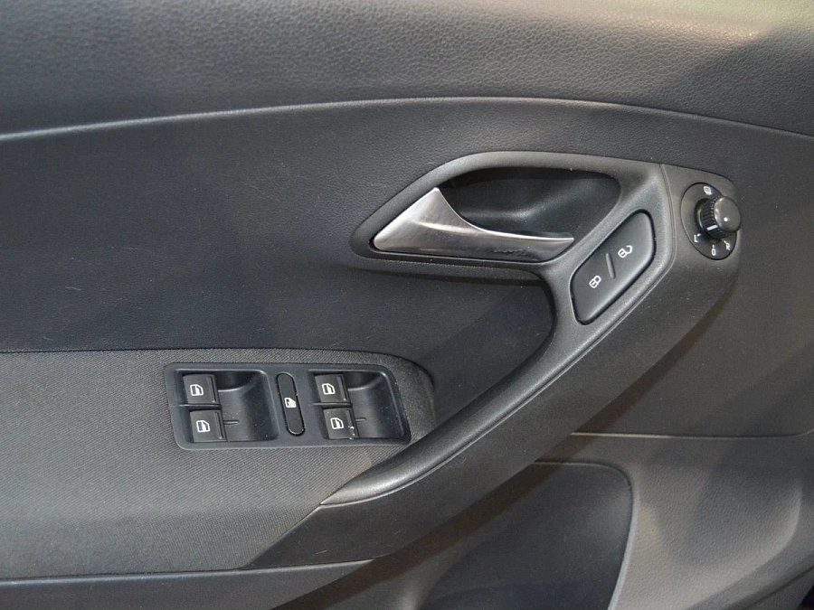 Volkswagen Polo, 2012г., передний привод, робот