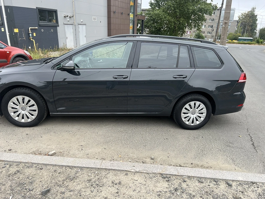 Volkswagen Golf, 2019г., передний привод, механика