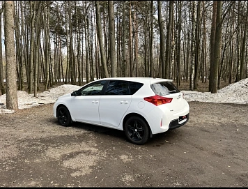 Toyota Auris, 2013г, передний привод, вариатор
