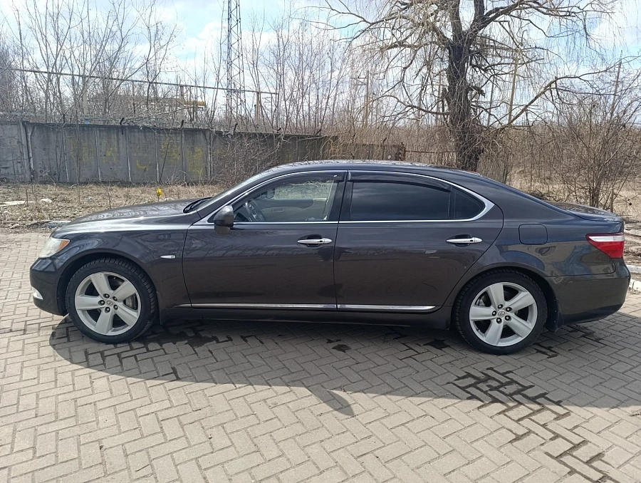 Lexus LS, 2008г., задний привод, автомат