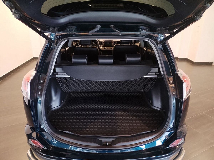 Toyota , 2019г., передний привод, автомат