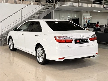 Toyota Camry, 2015г, передний привод, автомат