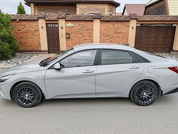 Hyundai Elantra, 2021г, передний привод, автомат