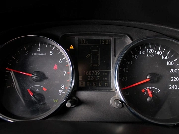 Nissan Qashqai, 2010г., передний привод, вариатор