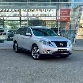 Nissan Pathfinder, 2014г, передний привод, автомат