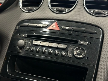 Peugeot 308, 2011г, передний привод, автомат