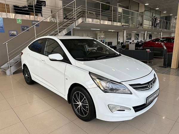 Hyundai Solaris, 2015г., передний привод, автомат
