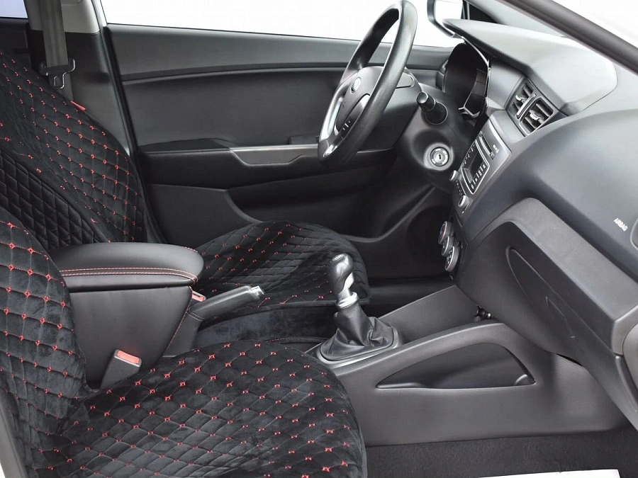 Kia Rio, 2015г., передний привод, механика