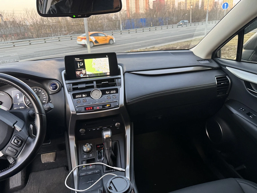 Lexus NX, 2020г., полный привод, вариатор