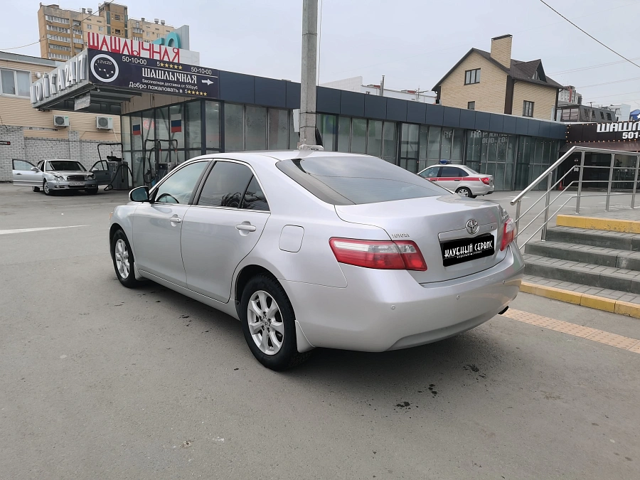 Toyota Camry, 2010г., передний привод, автомат