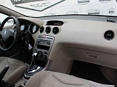 Peugeot 308, 2008г., передний привод, автомат